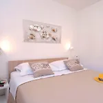 Apartment Katarina Vrboska